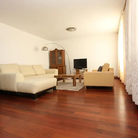 Apartment Old Town Oasis *